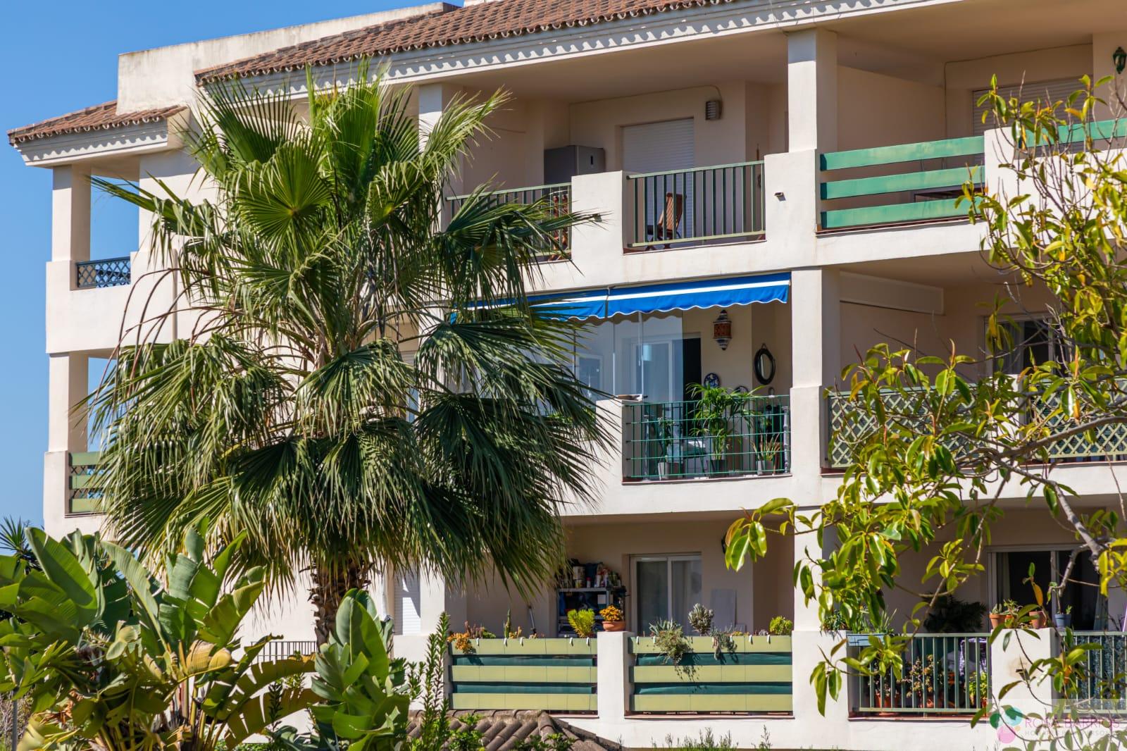 For sale of apartment in Nueva Andalucía