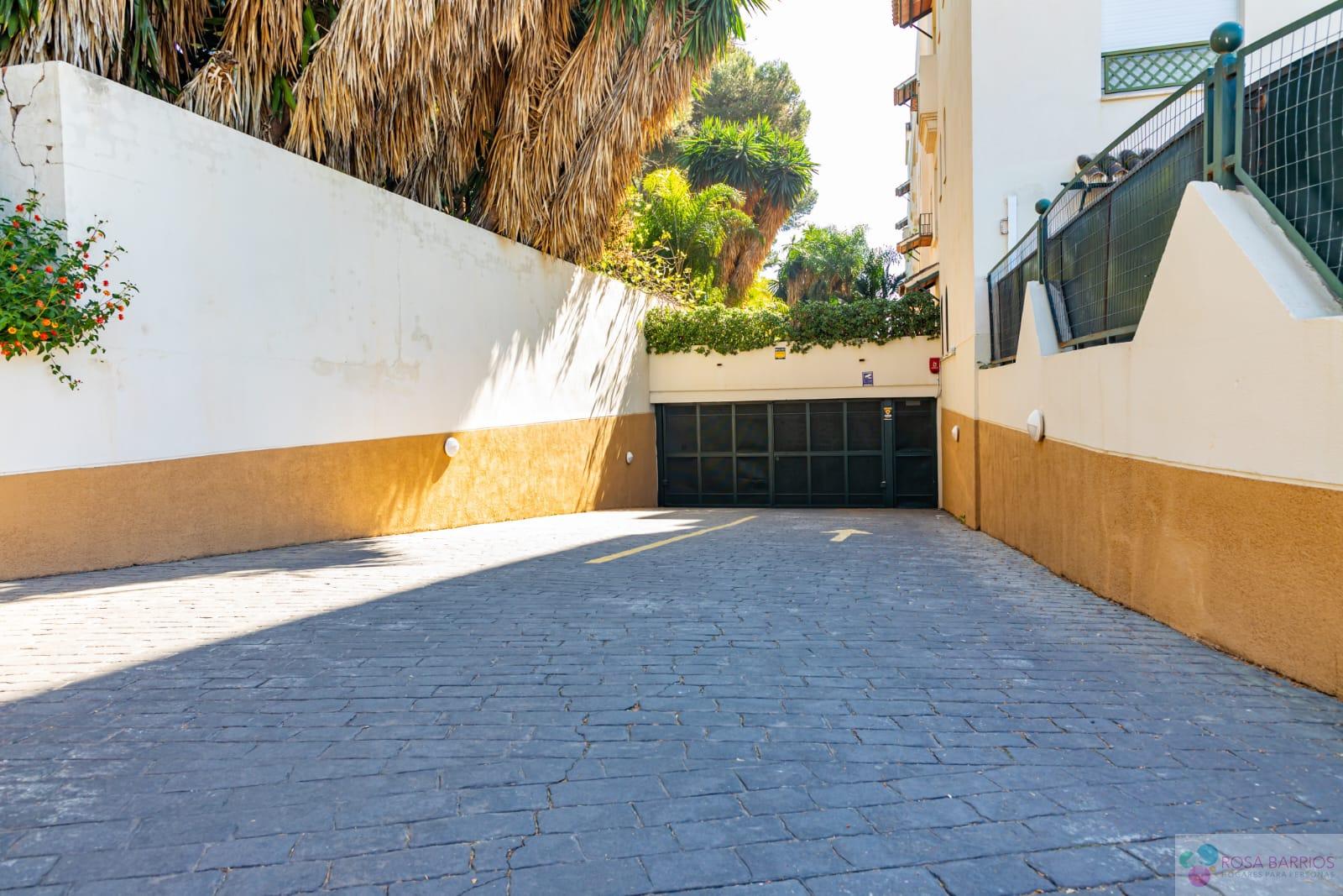 For sale of apartment in Nueva Andalucía