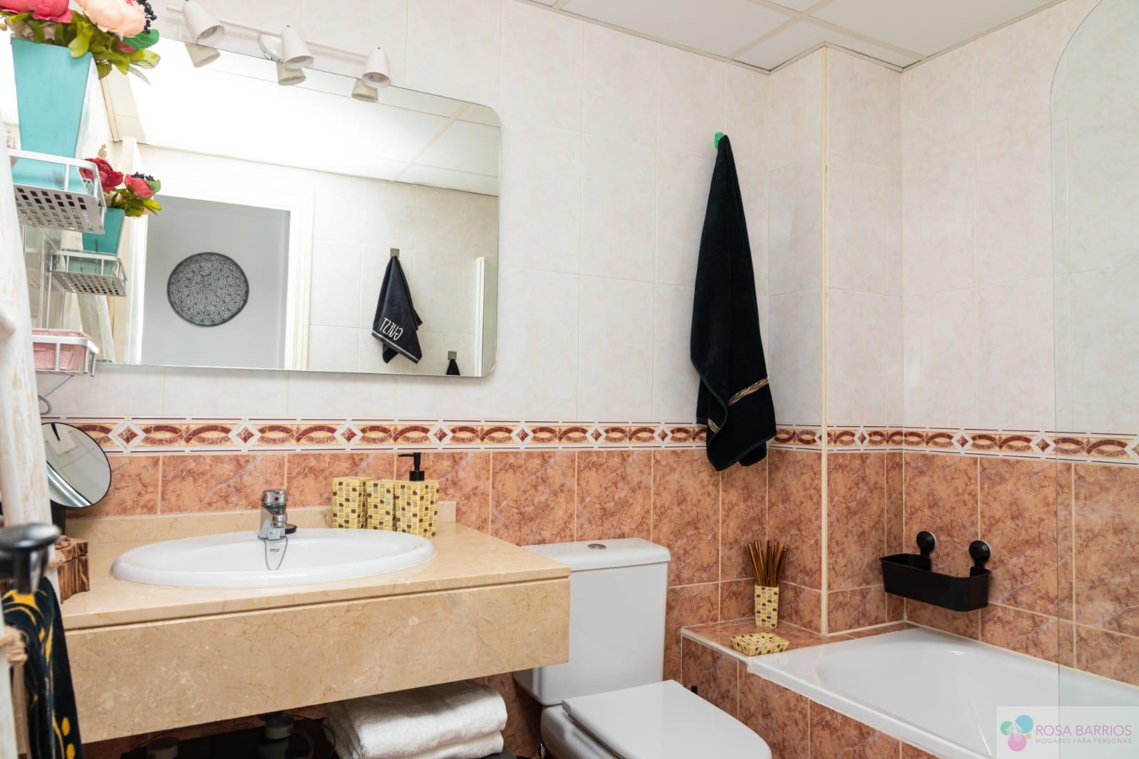 For sale of apartment in Nueva Andalucía
