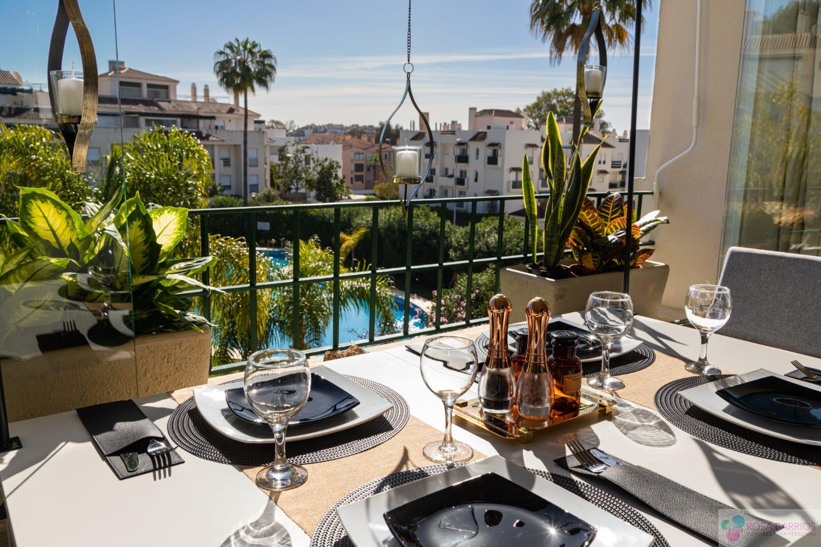 For sale of apartment in Nueva Andalucía