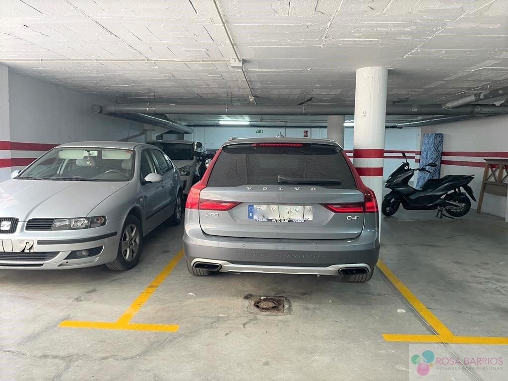 Zu verkaufen von garage in
 Estepona