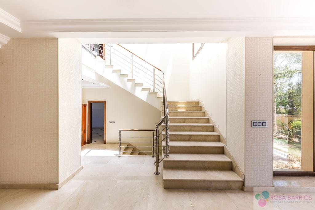 For sale of chalet in Ojén