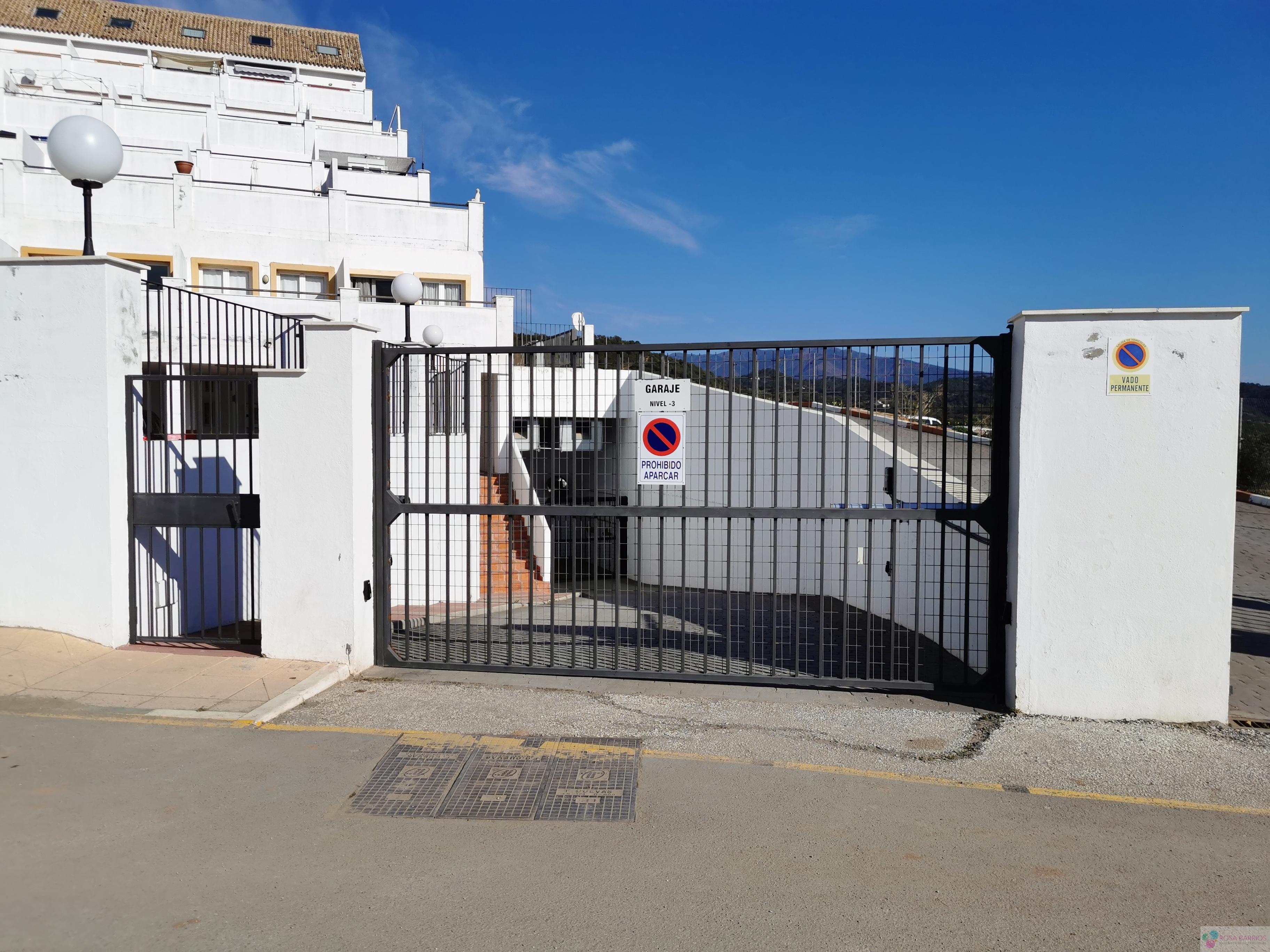 For sale of garage in Estepona