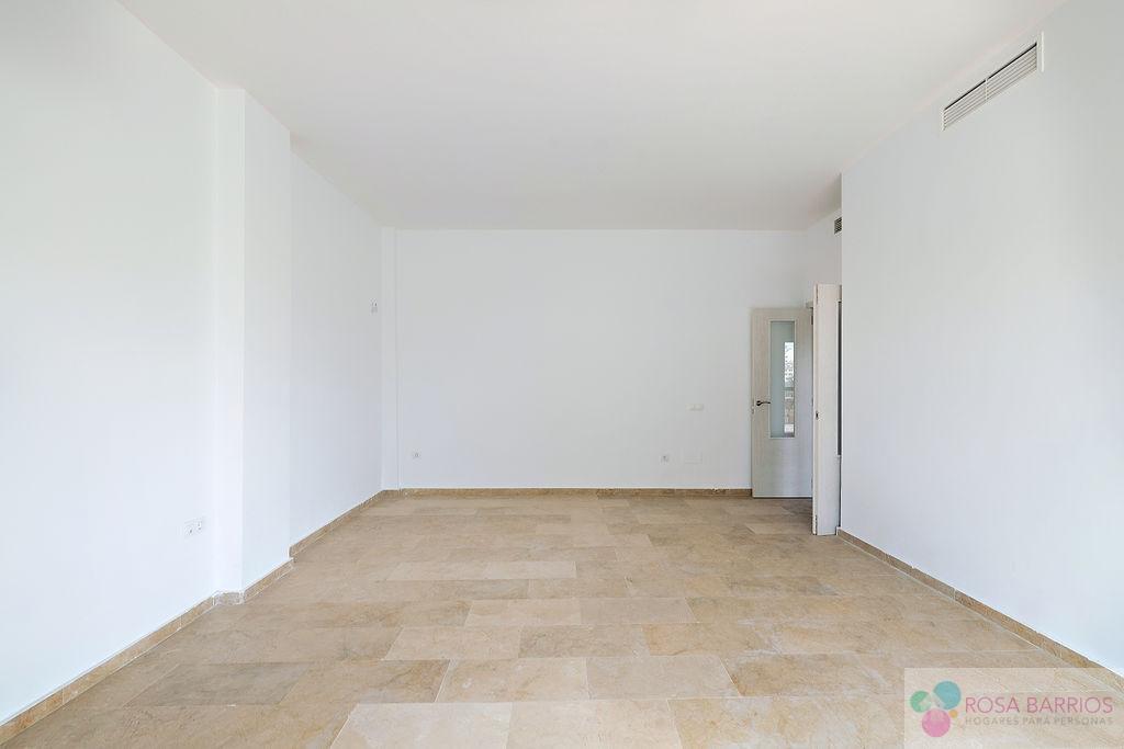 For sale of flat in Manilva