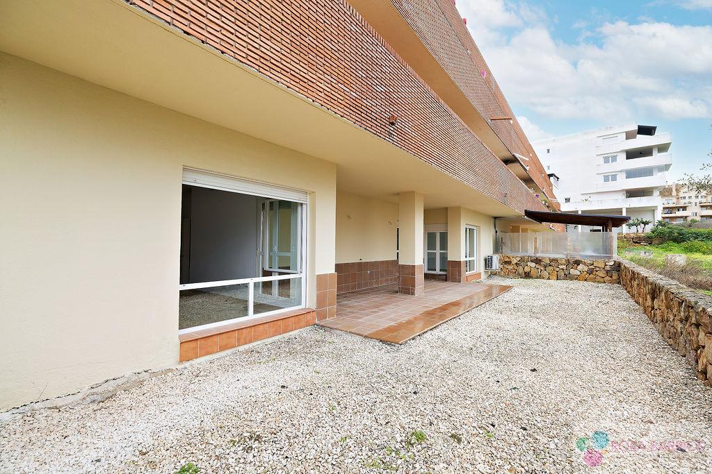 For sale of flat in Manilva