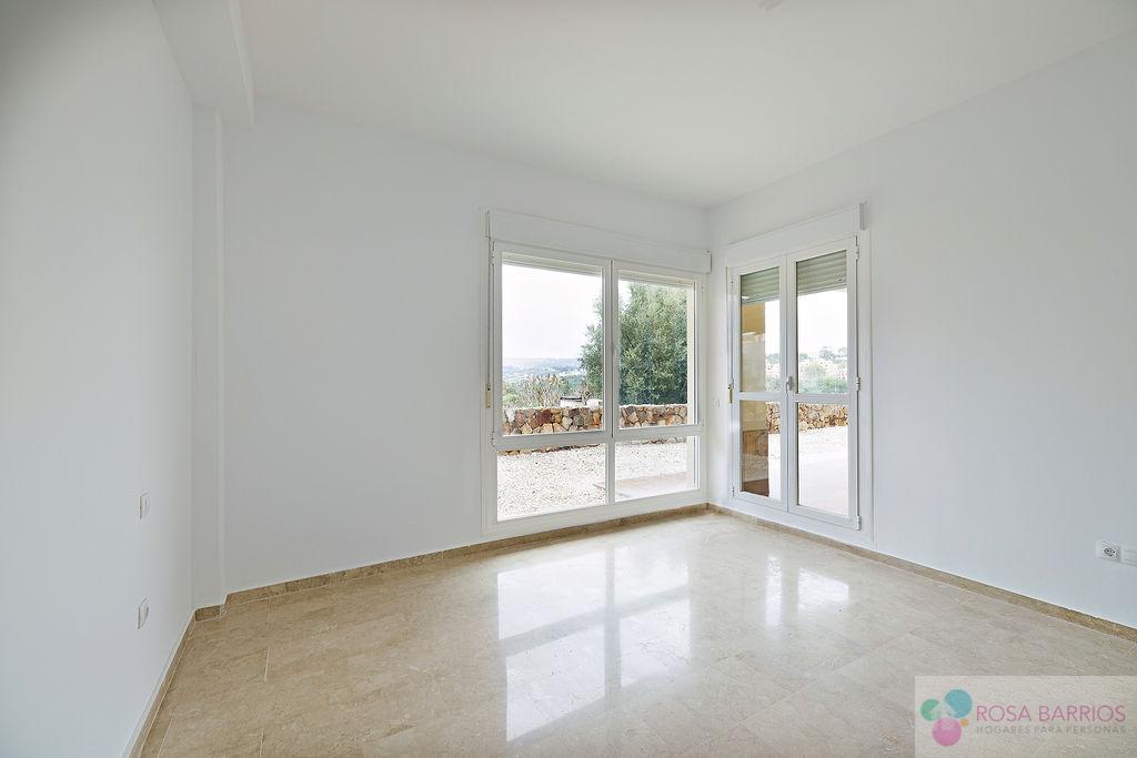For sale of flat in Manilva
