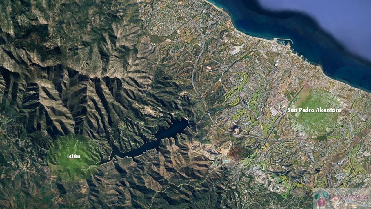 Venta de terreno en Istán
