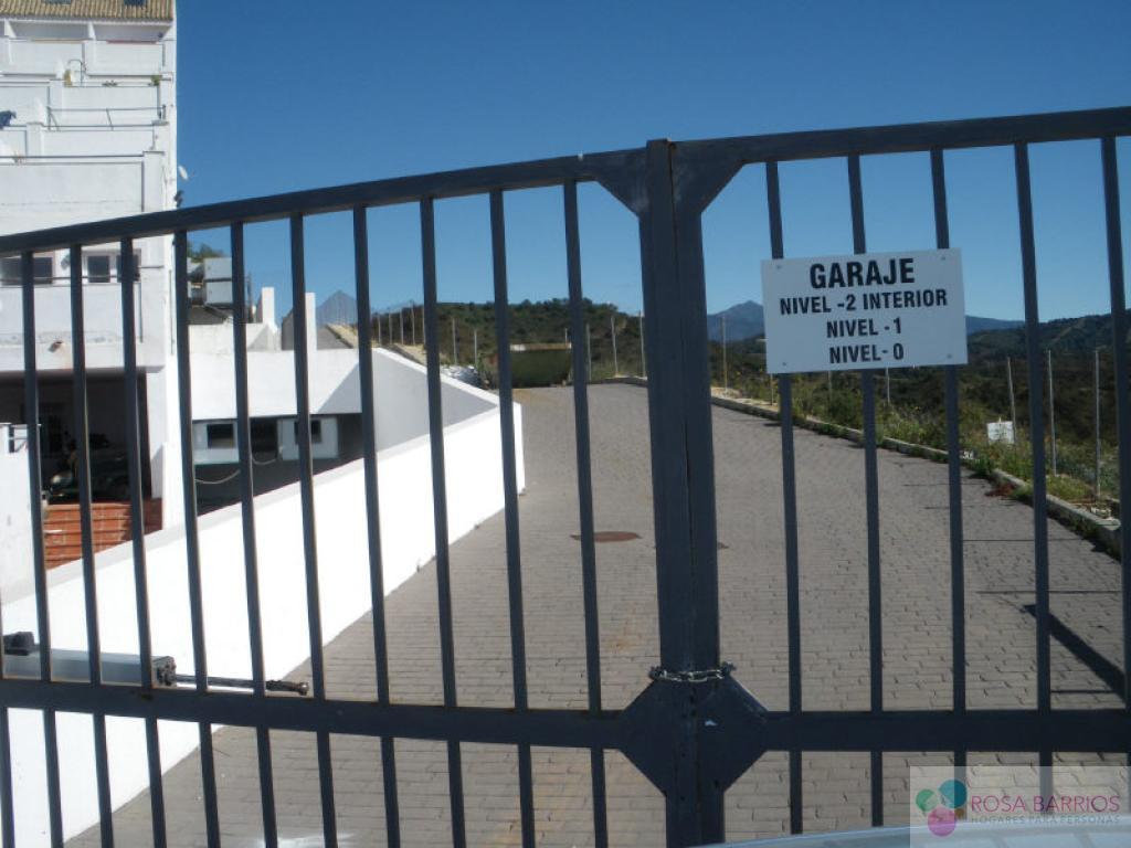 For sale of garage in Estepona