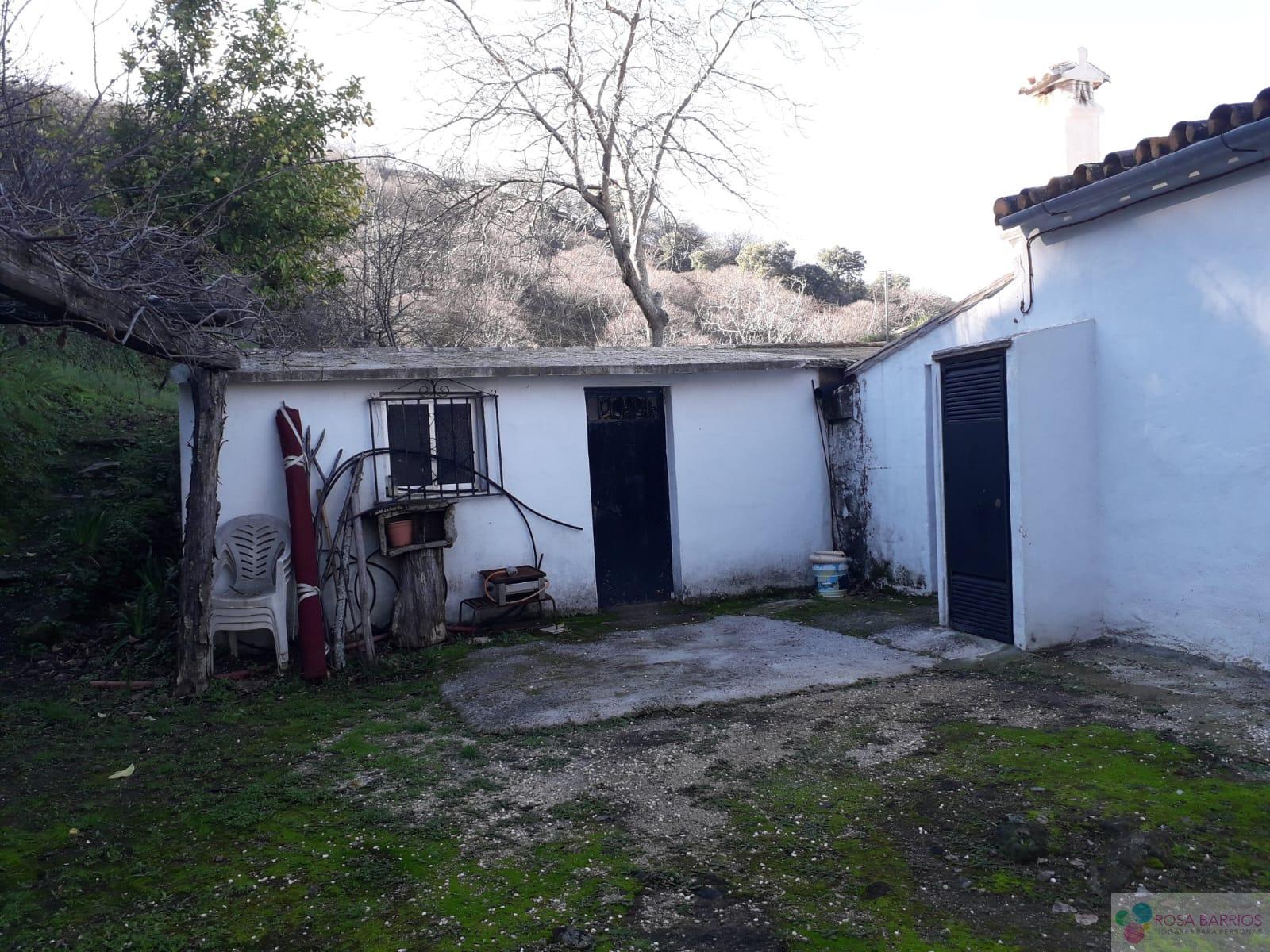 Venta de finca rústica en Jubrique