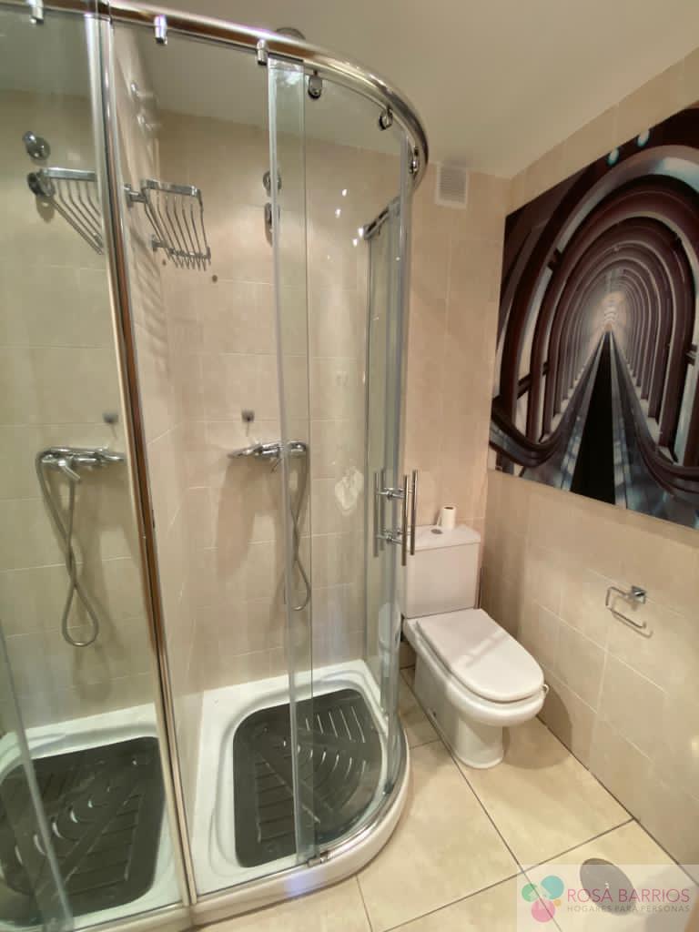 Suite bathroom