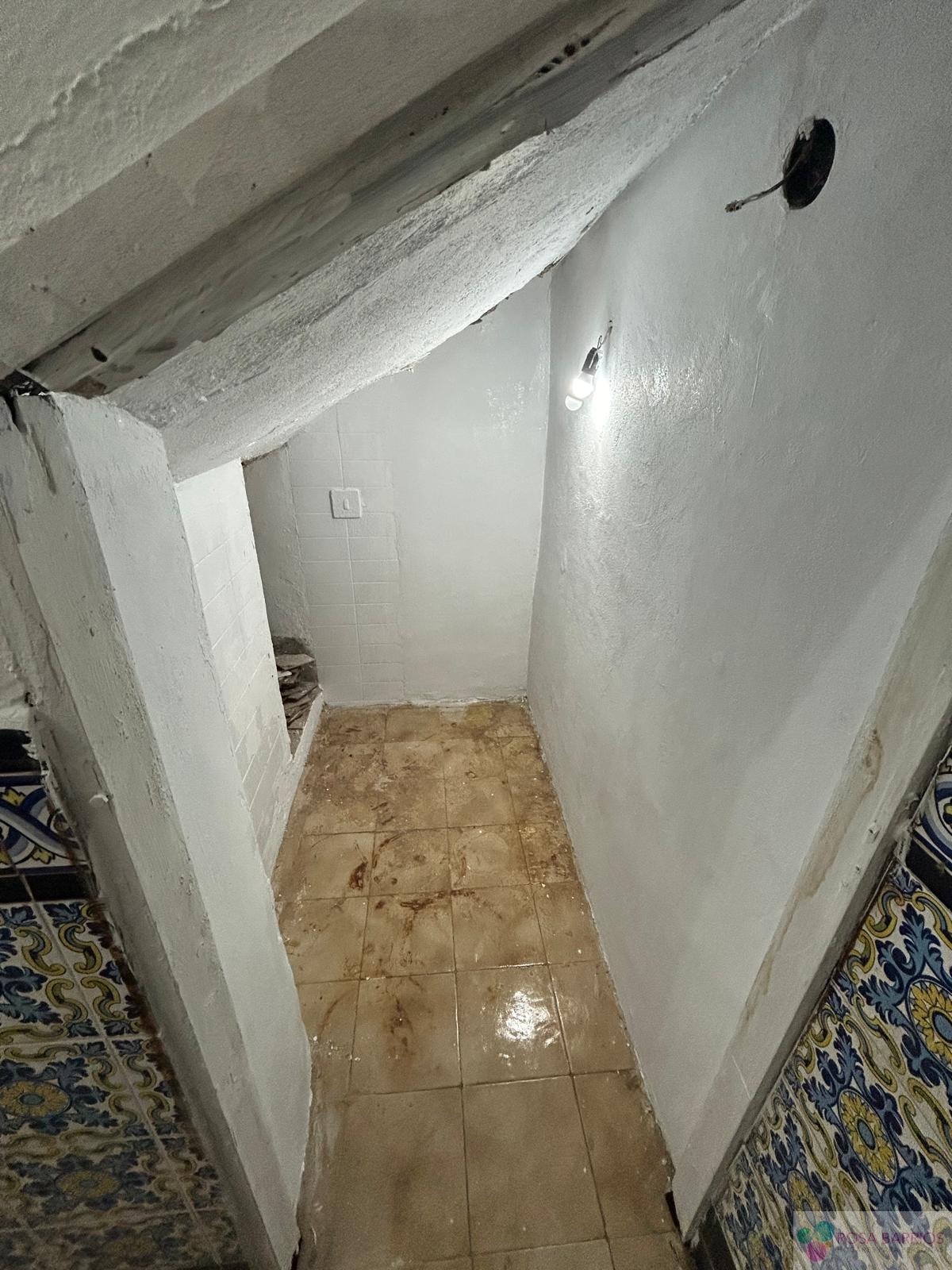For sale of commercial in Estepona