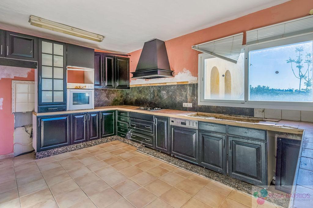Zu verkaufen von chalet in
 Estepona