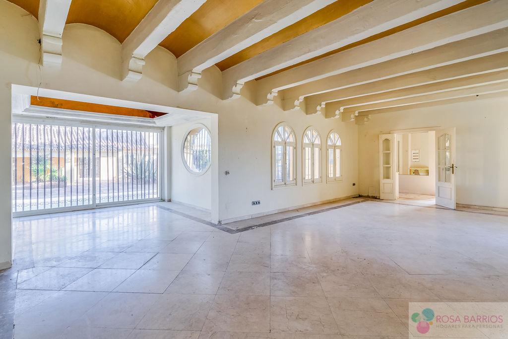 Zu verkaufen von chalet in
 Estepona