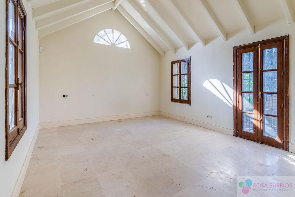 Zu verkaufen von chalet in
 Estepona