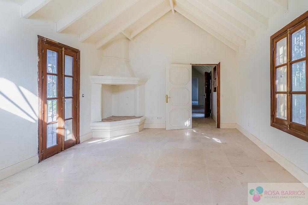 Zu verkaufen von chalet in
 Estepona