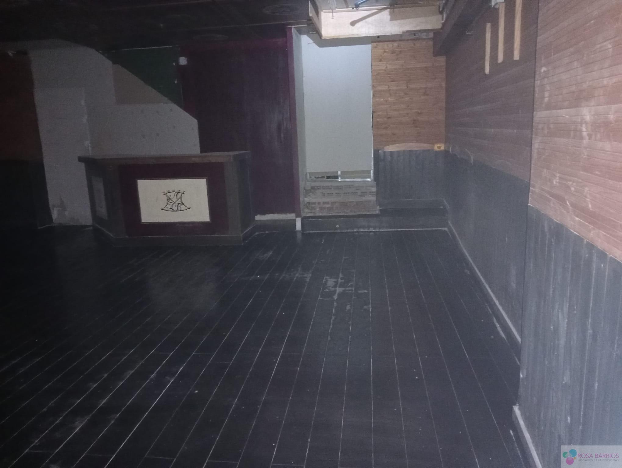 For sale of commercial in Estepona