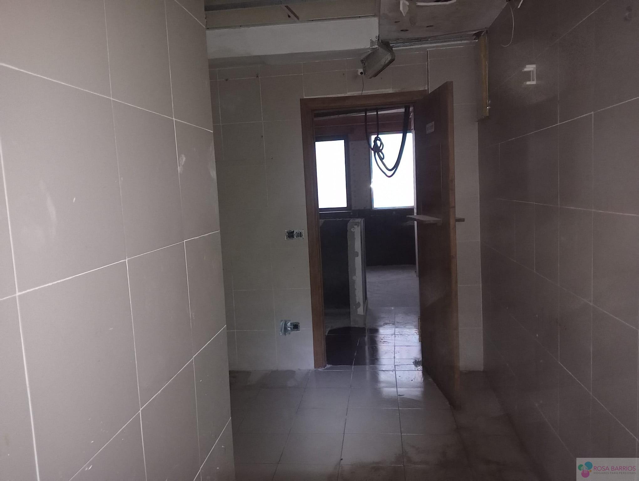 For sale of commercial in Estepona