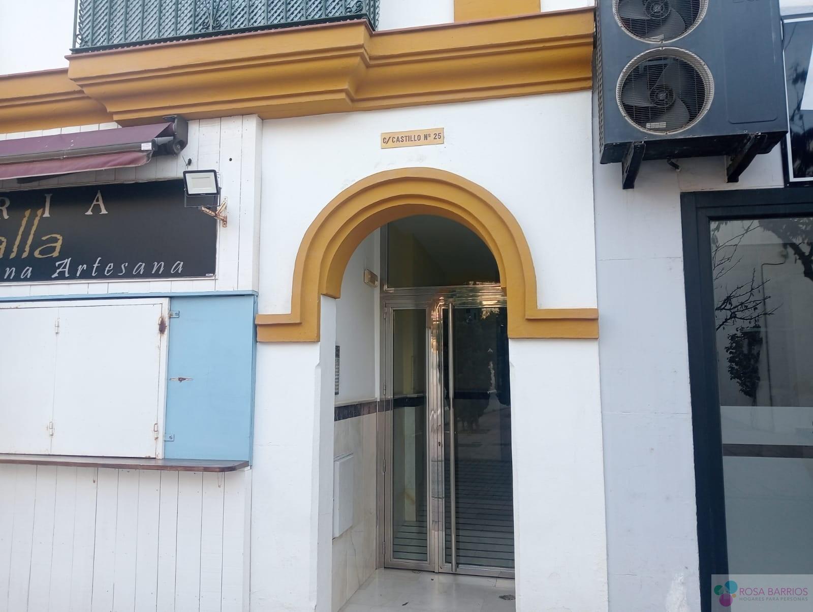 For sale of commercial in Estepona