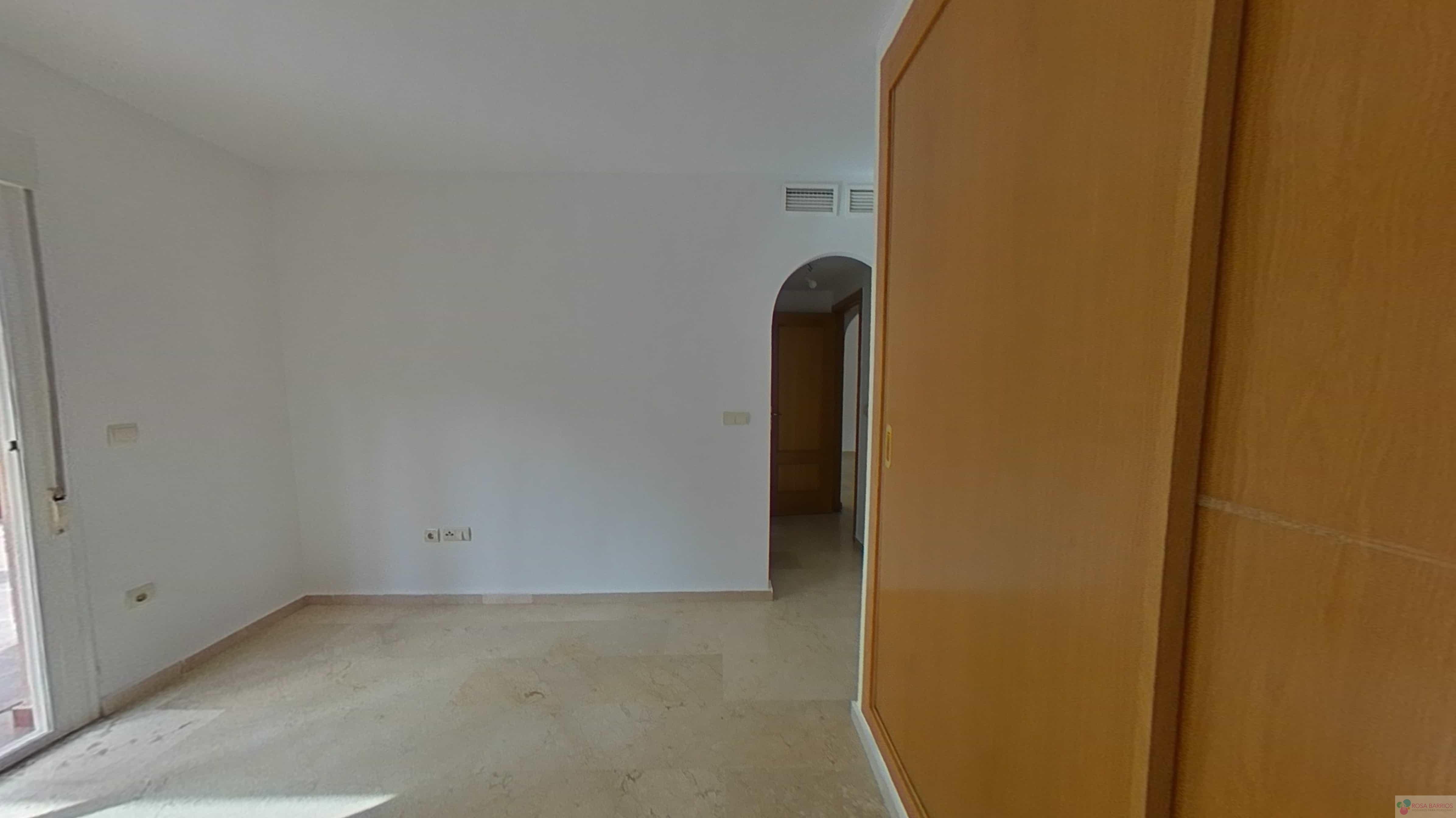 For sale of flat in Mijas