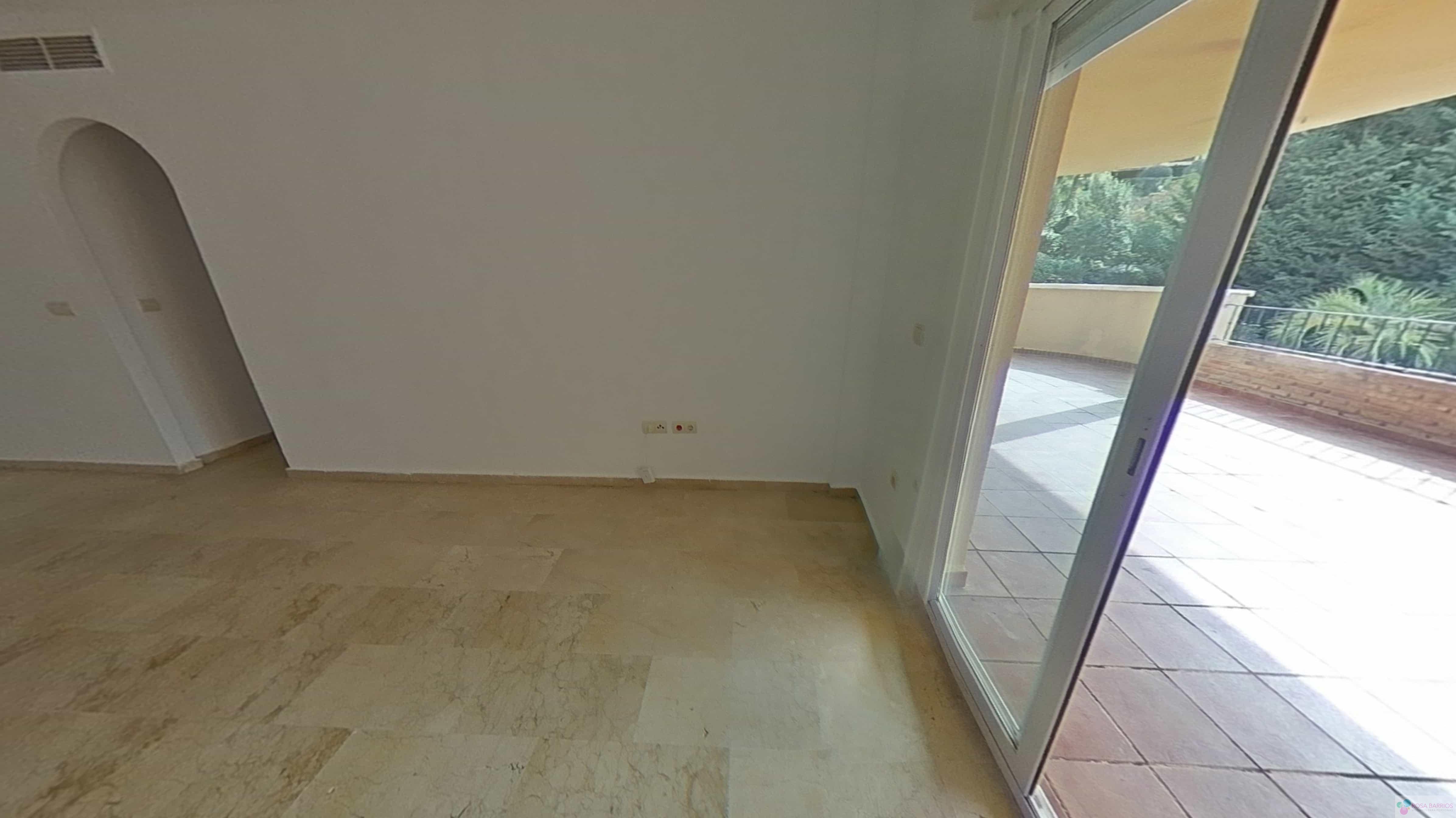 For sale of flat in Mijas
