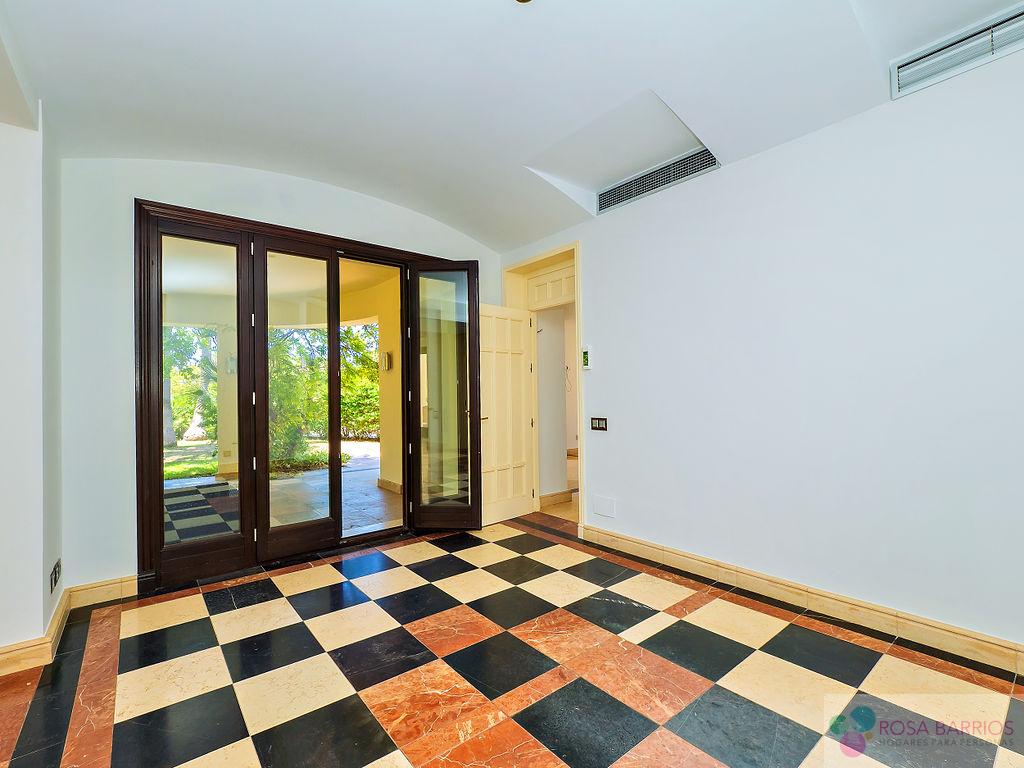 For sale of chalet in Marbella
