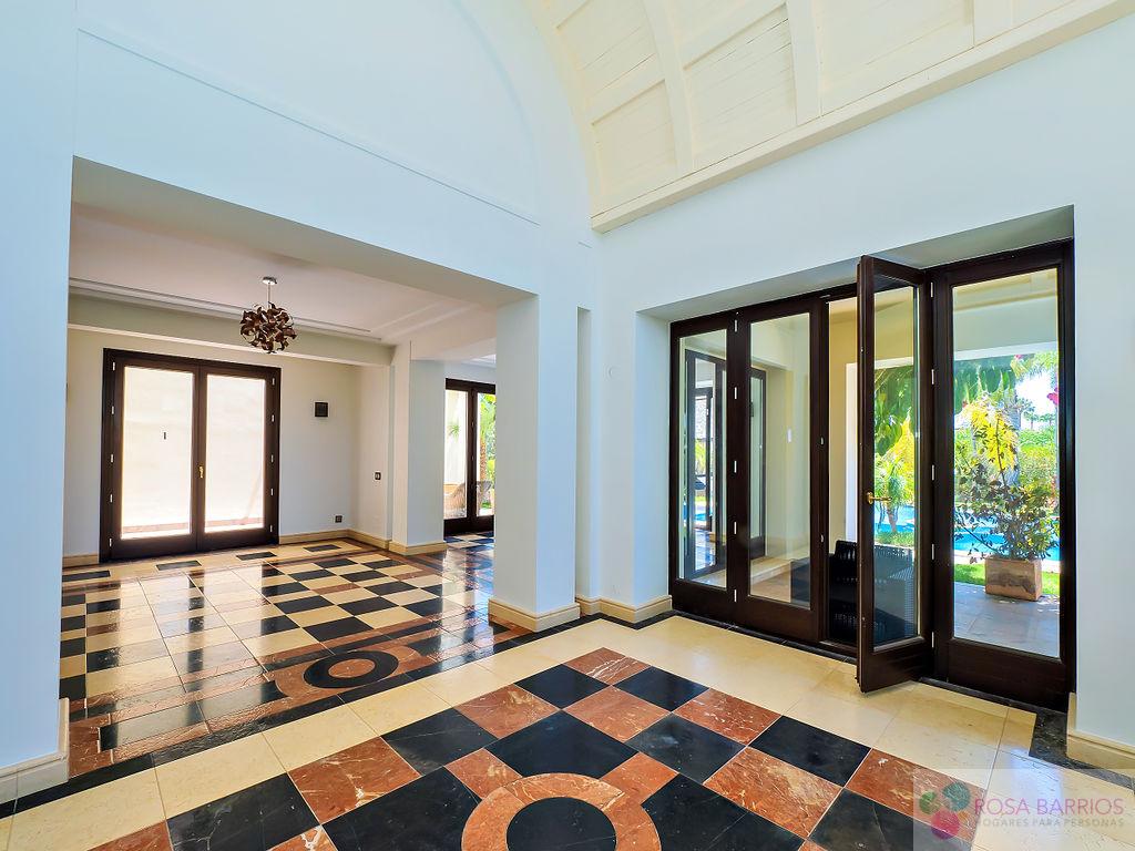 For sale of chalet in Marbella