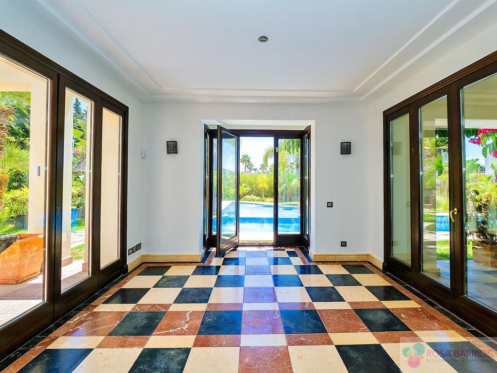 For sale of chalet in Marbella