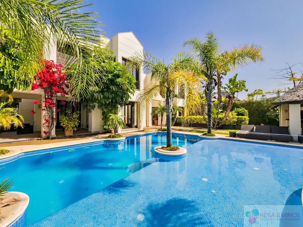 For sale of chalet in Marbella