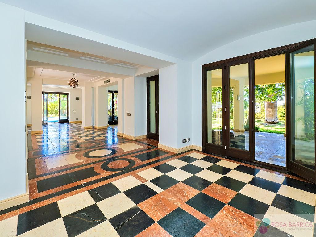 For sale of chalet in Marbella
