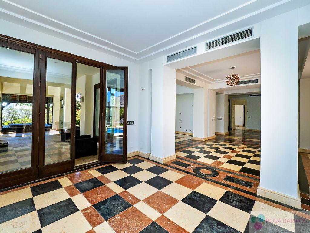 For sale of chalet in Marbella