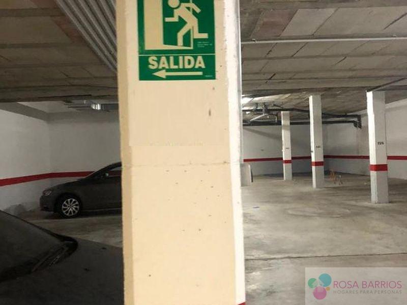 For sale of garage in Estepona