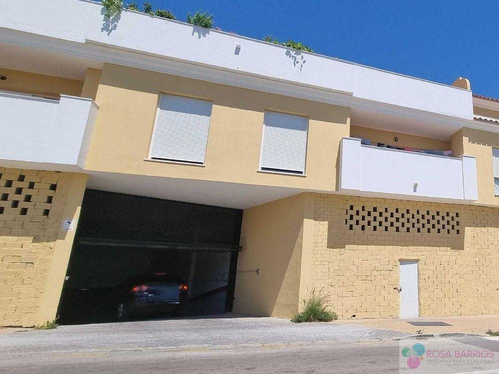 For sale of garage in Estepona