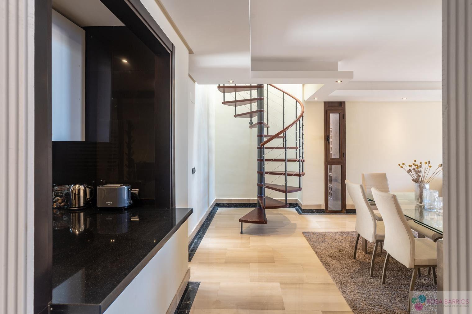 For sale of penthouse in Estepona