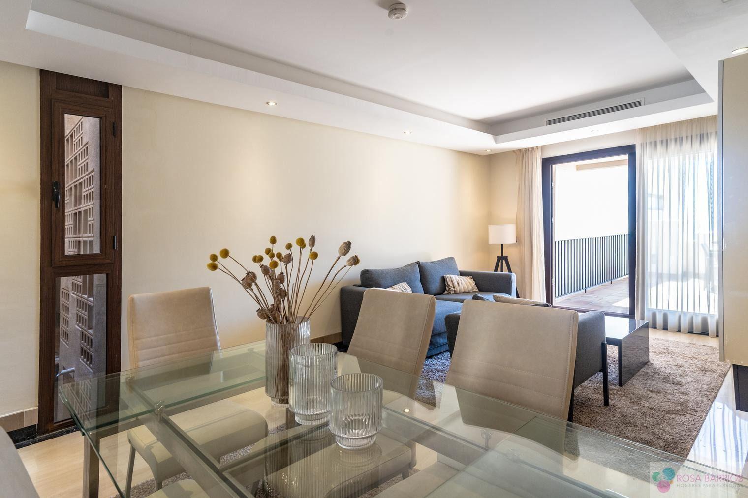 For sale of penthouse in Estepona