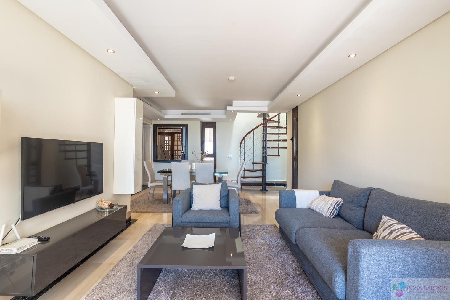 For sale of penthouse in Estepona