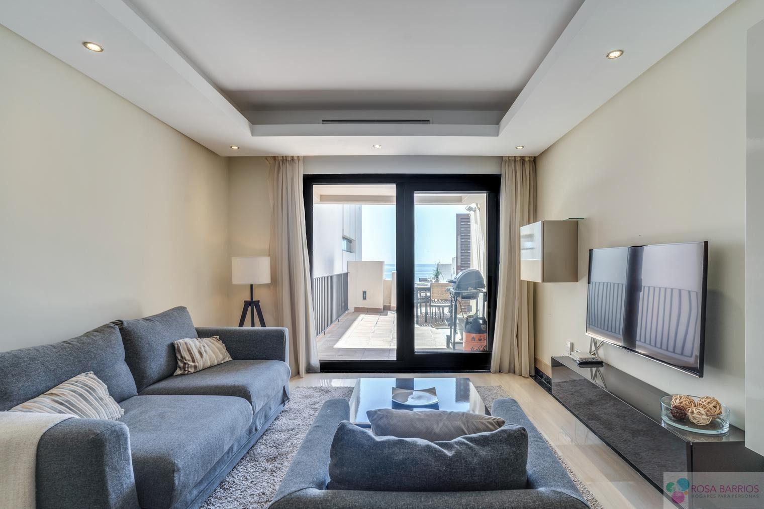 For sale of penthouse in Estepona