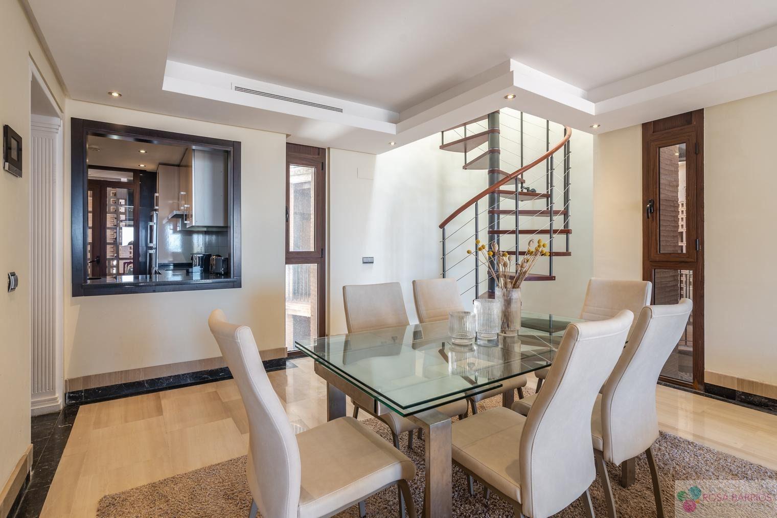 For sale of penthouse in Estepona