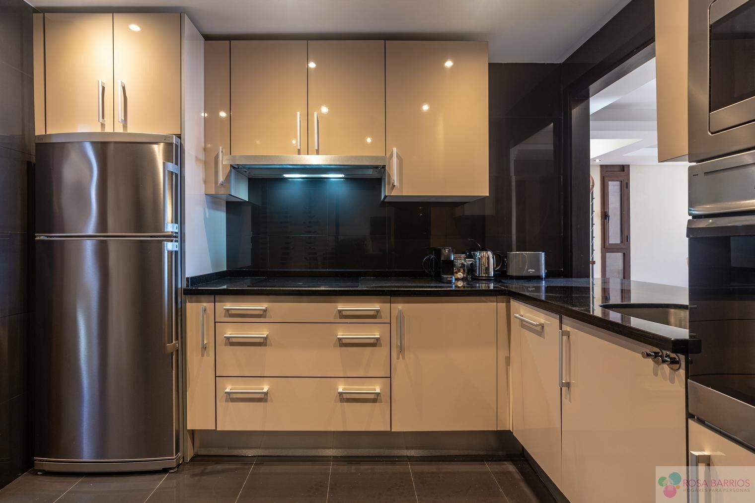 For sale of penthouse in Estepona