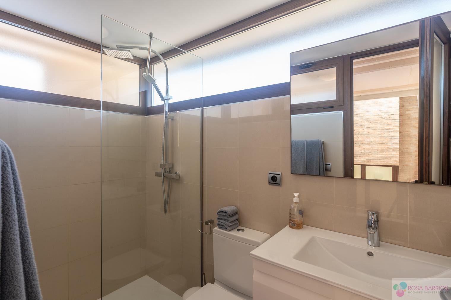 For sale of penthouse in Estepona
