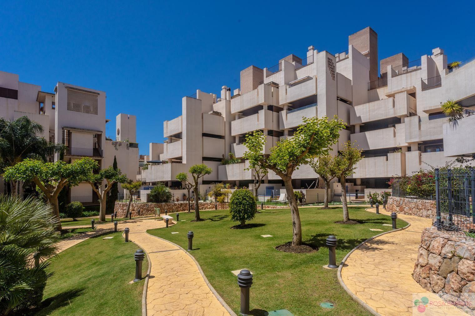 For sale of penthouse in Estepona