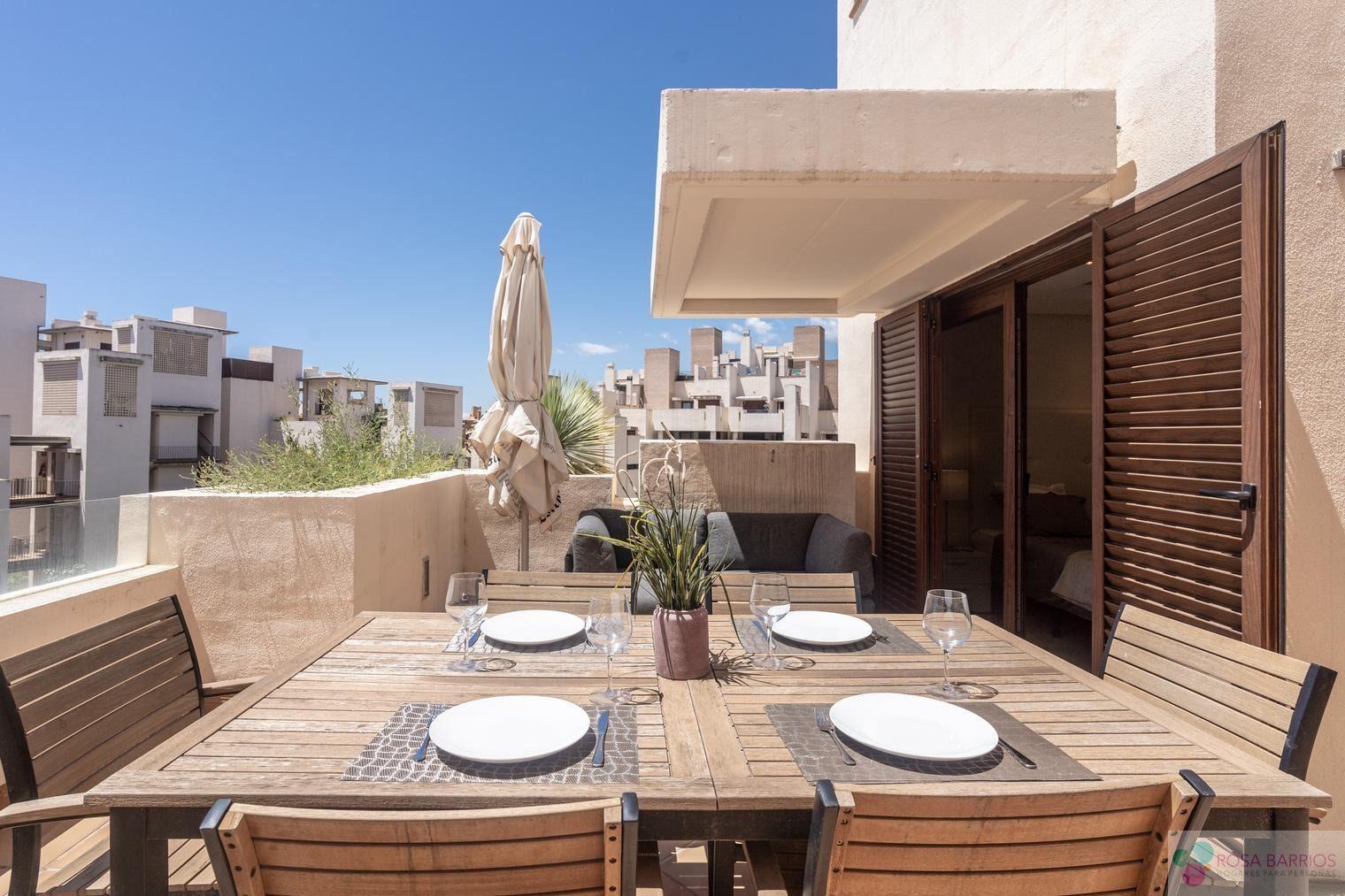 For sale of penthouse in Estepona