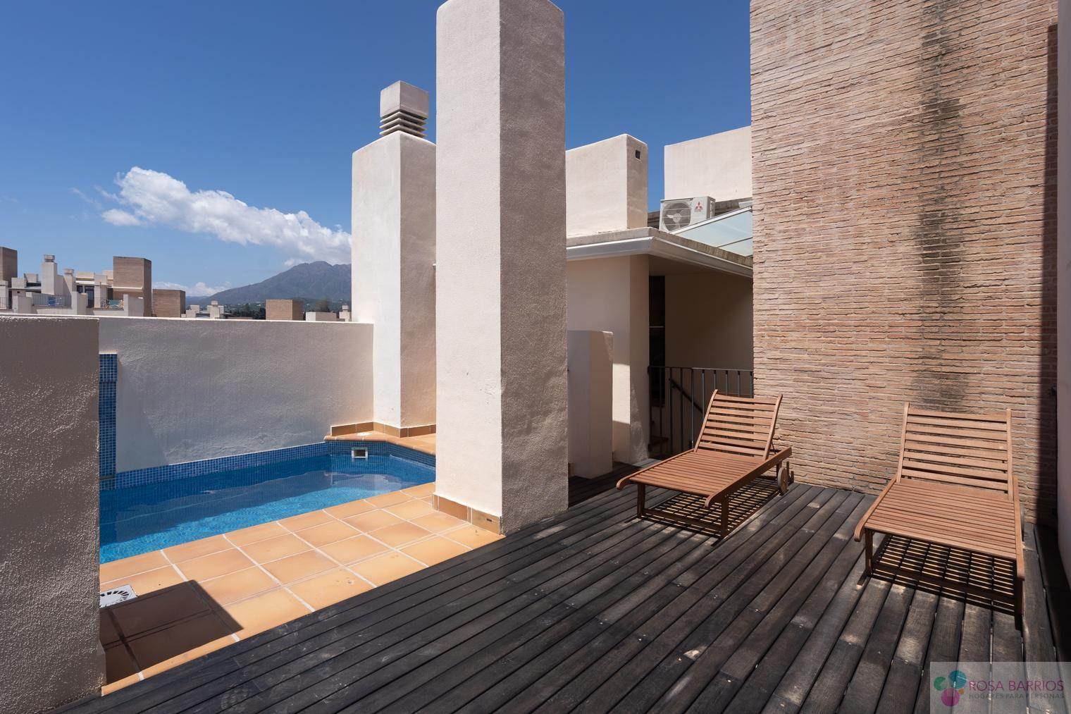For sale of penthouse in Estepona