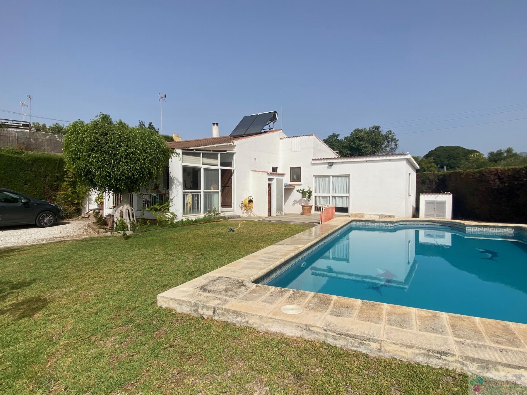 Zu verkaufen von chalet in
 Estepona