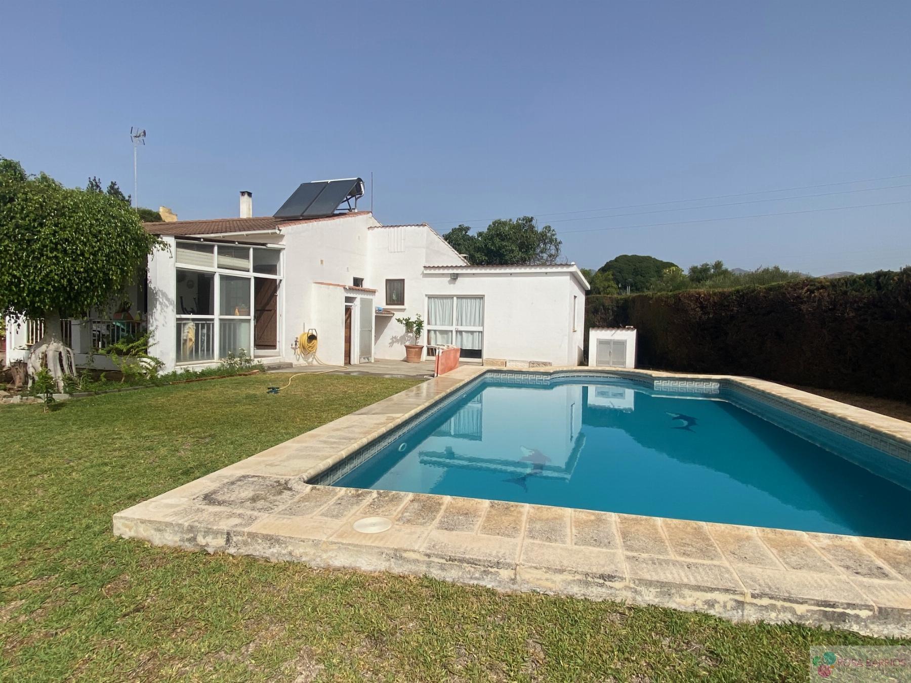 Zu verkaufen von chalet in
 Estepona