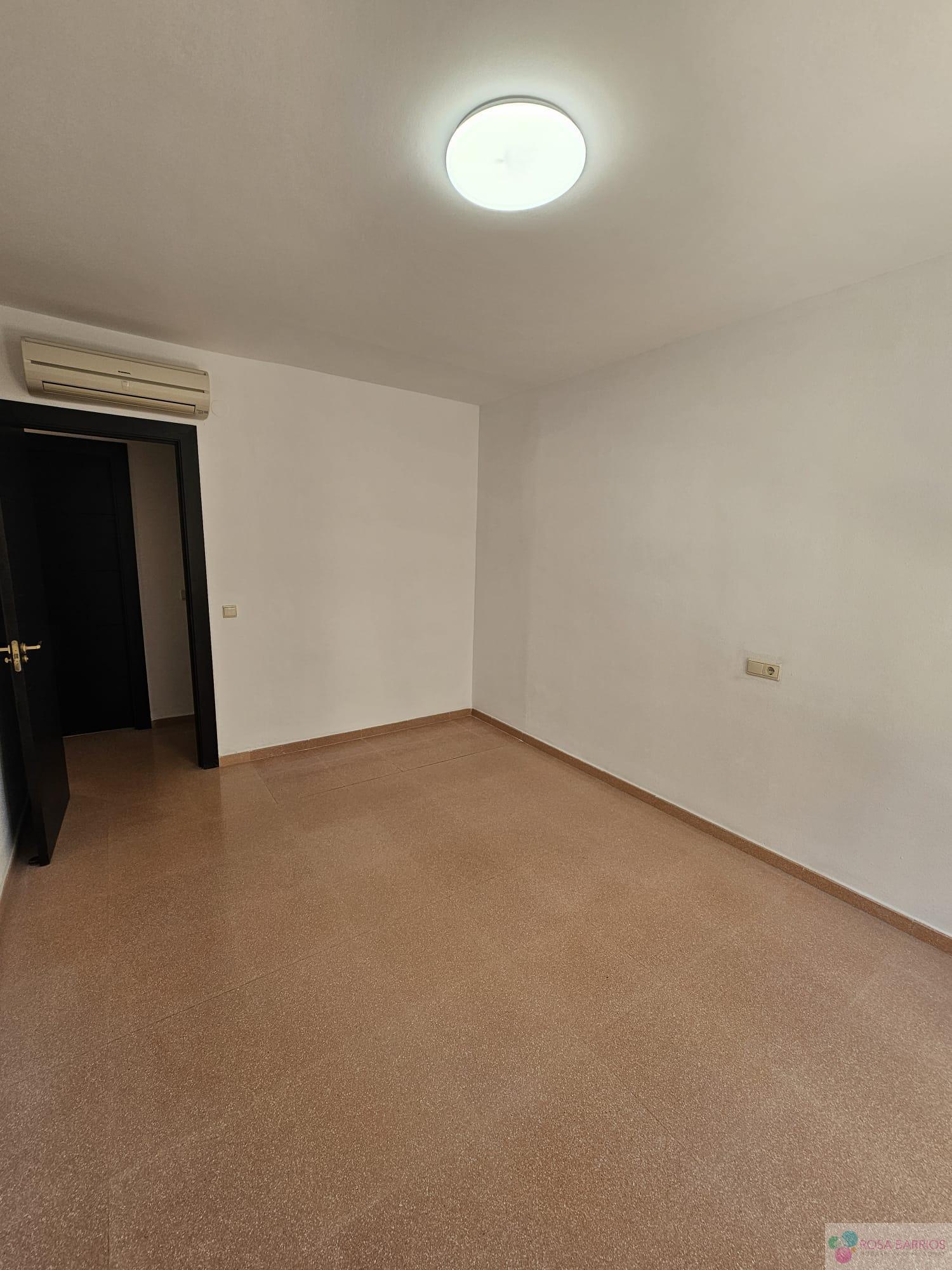 For sale of flat in San Luis de Sabinillas