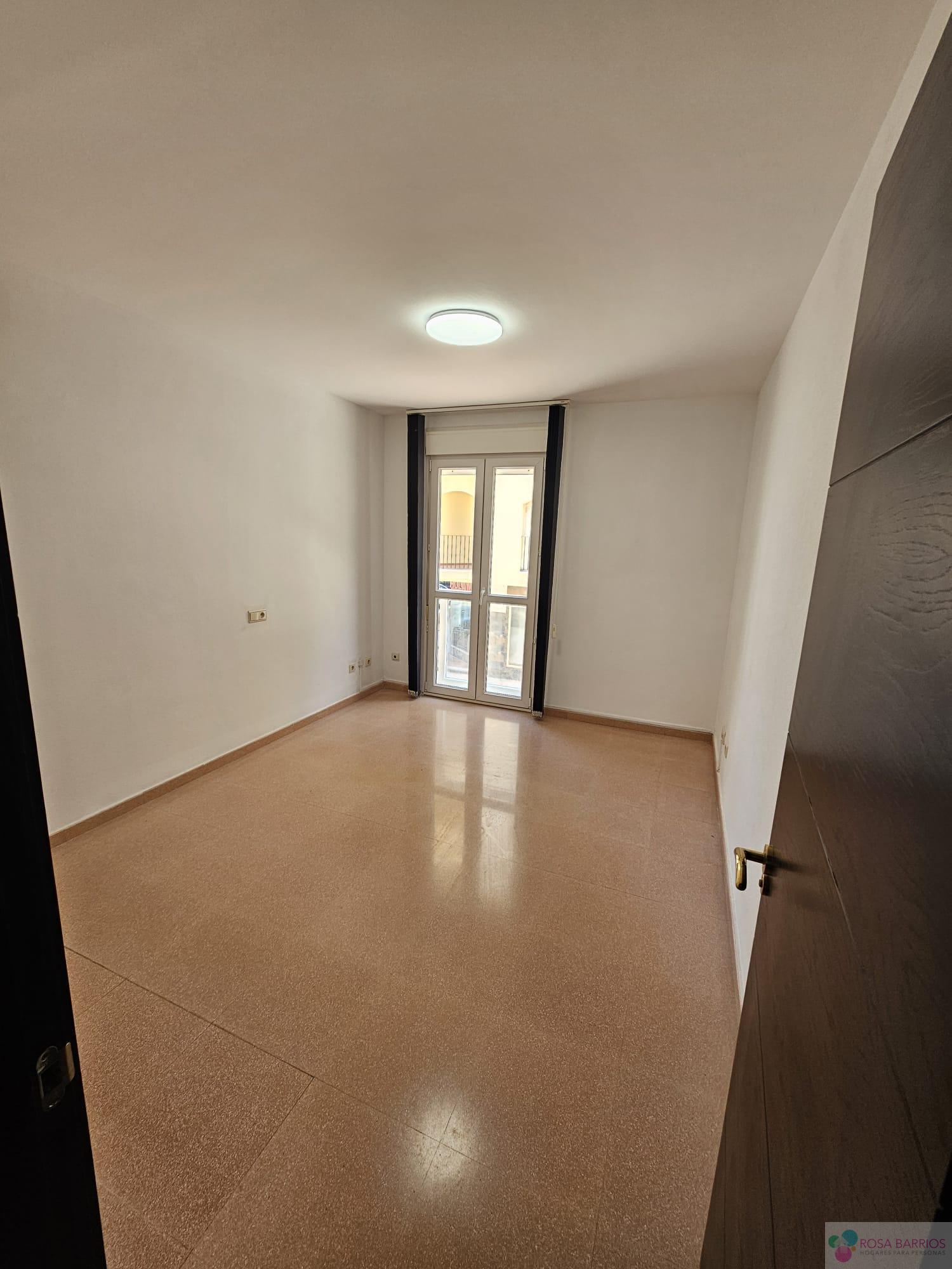 For sale of flat in San Luis de Sabinillas