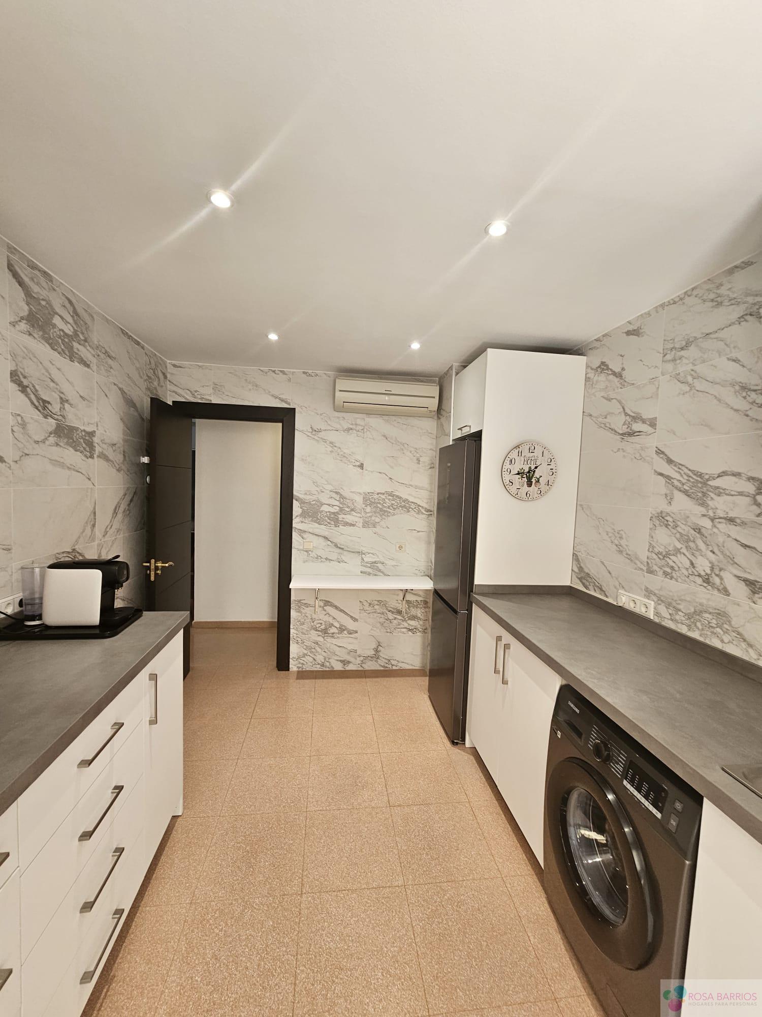 For sale of flat in San Luis de Sabinillas