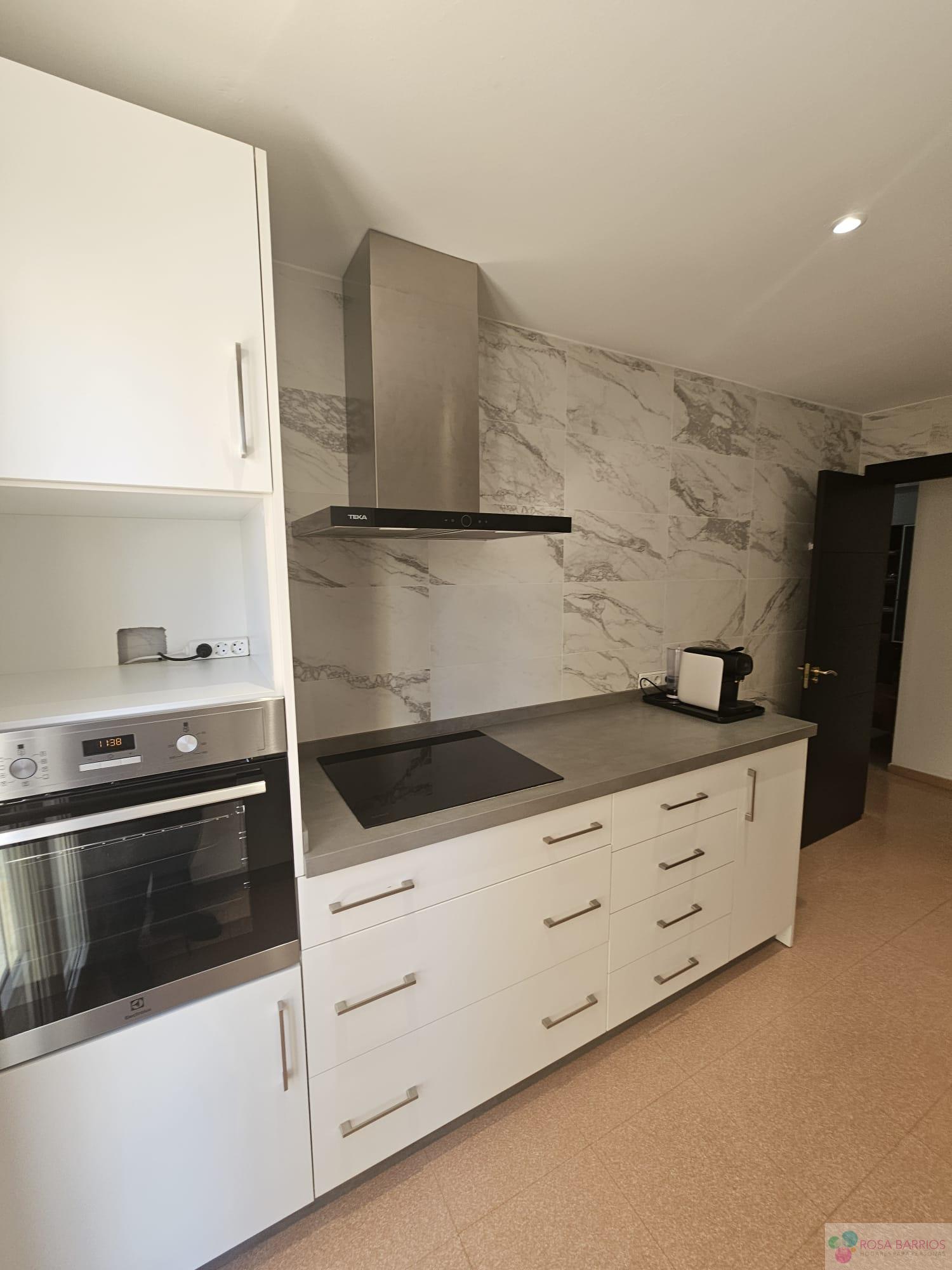 For sale of flat in San Luis de Sabinillas