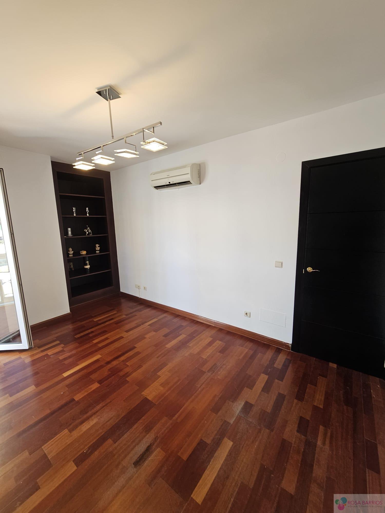 For sale of flat in San Luis de Sabinillas