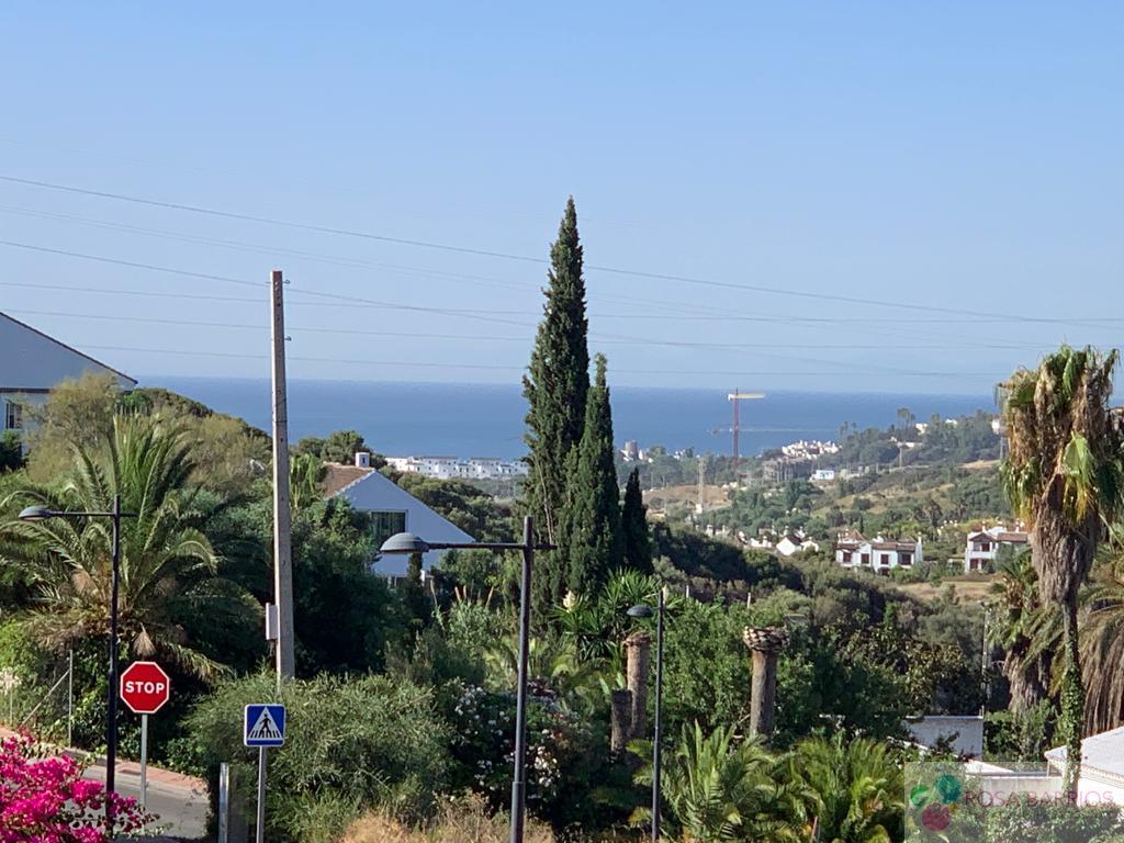 For sale of chalet in Estepona